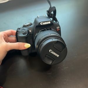 Canon Rebel EOS  T7
